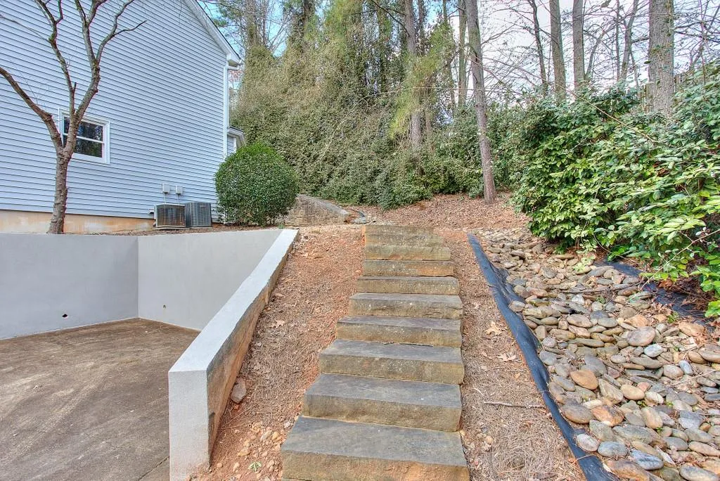 1 Forest Ridge Court, Sandy Springs, Georgia 30350, 3 Bedrooms Bedrooms, ,3 BathroomsBathrooms,Residential,Sold,1 Forest Ridge Court,6839240