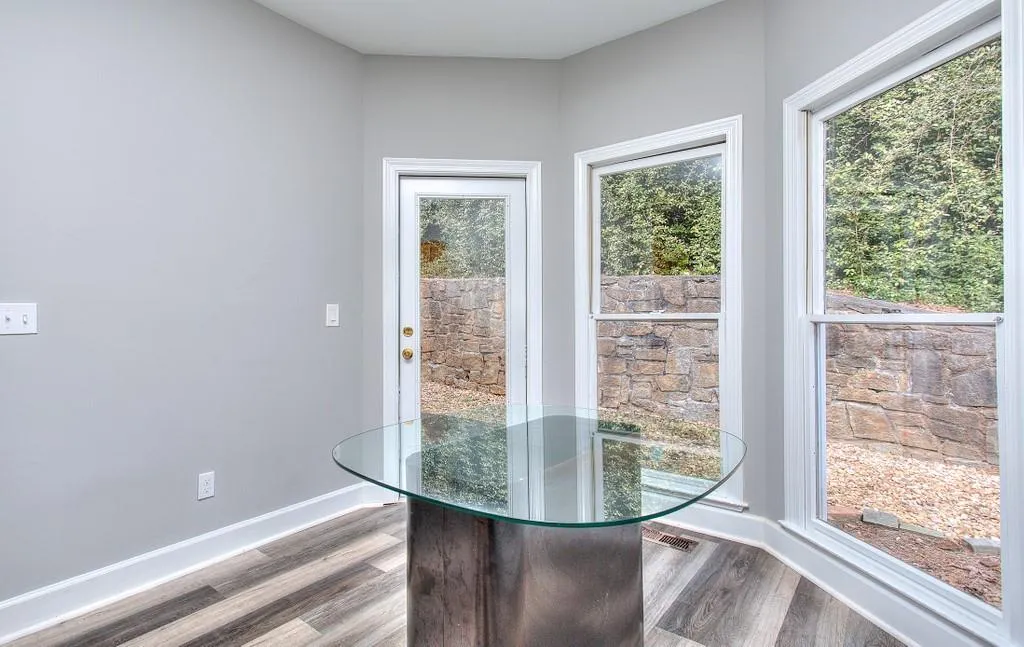 1 Forest Ridge Court, Sandy Springs, Georgia 30350, 3 Bedrooms Bedrooms, ,3 BathroomsBathrooms,Residential,Sold,1 Forest Ridge Court,6839240