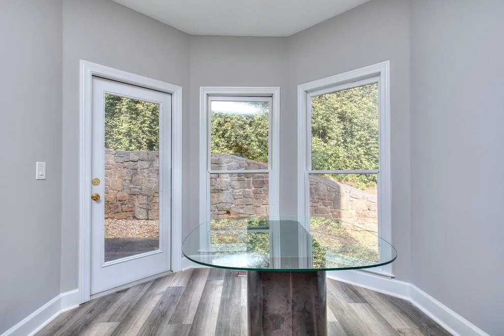 1 Forest Ridge Court, Sandy Springs, Georgia 30350, 3 Bedrooms Bedrooms, ,3 BathroomsBathrooms,Residential,Sold,1 Forest Ridge Court,6839240