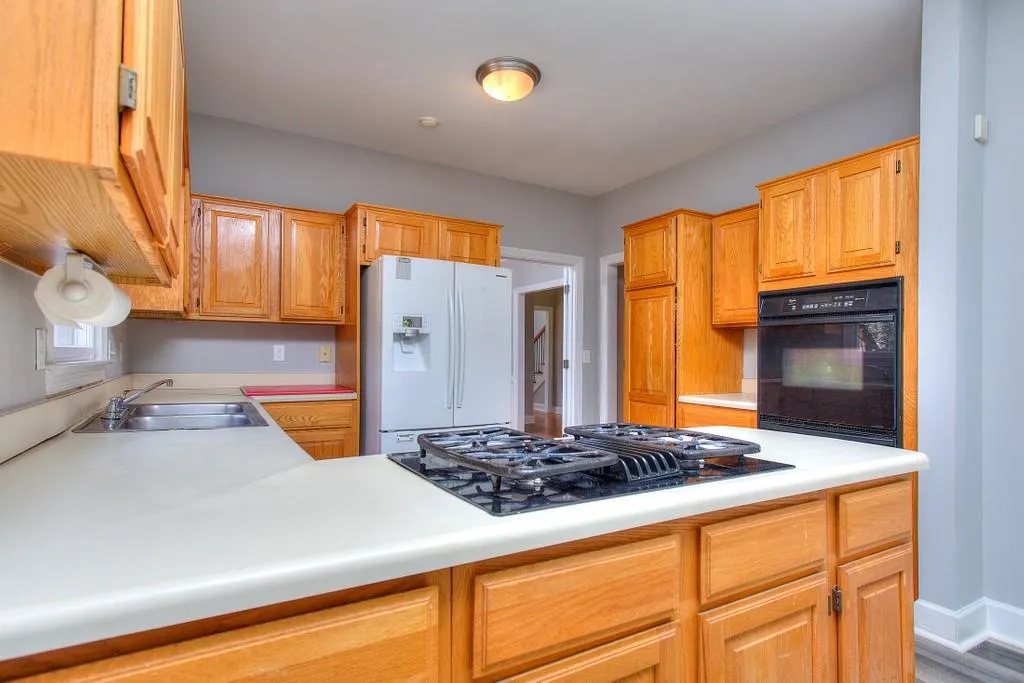 1 Forest Ridge Court, Sandy Springs, Georgia 30350, 3 Bedrooms Bedrooms, ,3 BathroomsBathrooms,Residential,Sold,1 Forest Ridge Court,6839240