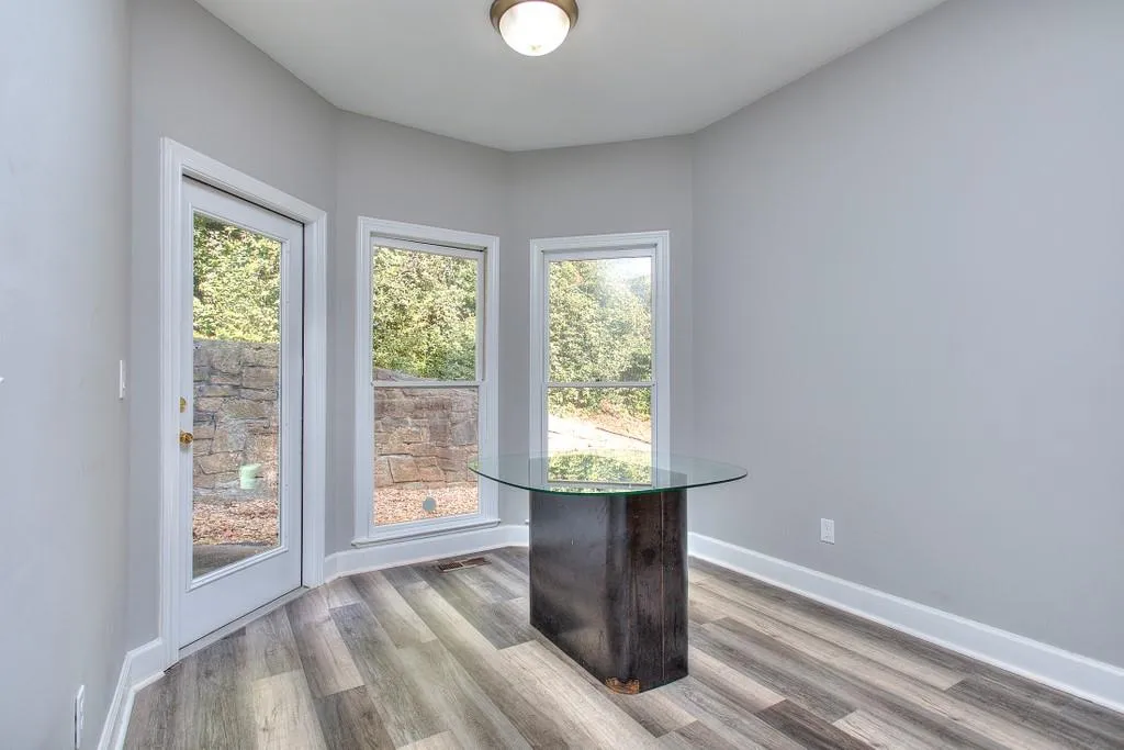 1 Forest Ridge Court, Sandy Springs, Georgia 30350, 3 Bedrooms Bedrooms, ,3 BathroomsBathrooms,Residential,Sold,1 Forest Ridge Court,6839240