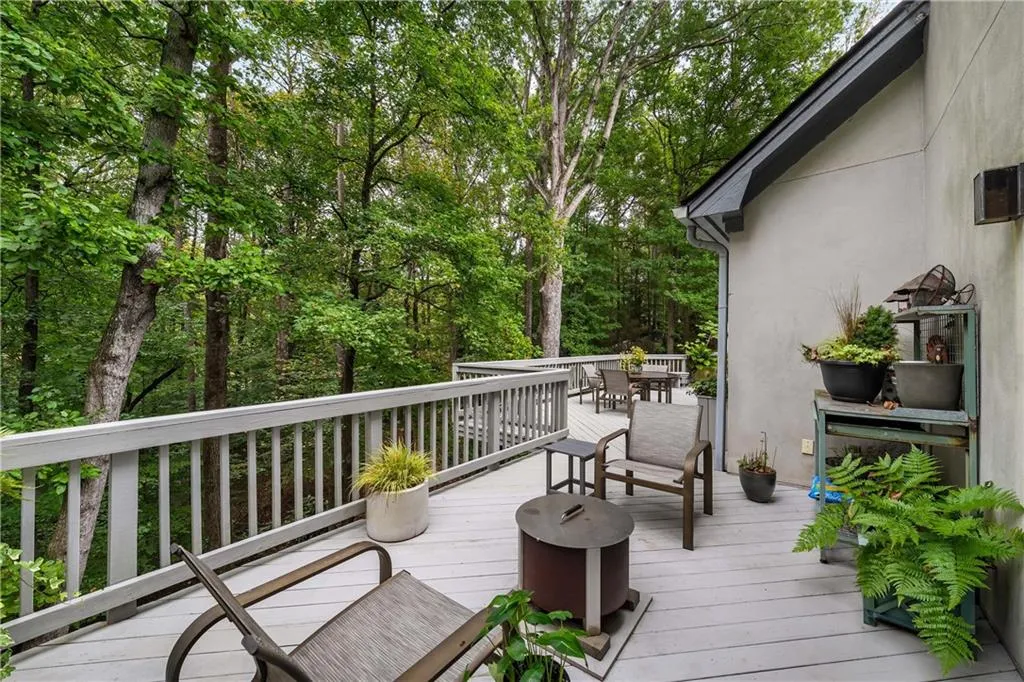 425 Overview Drive, Atlanta, Georgia 30327, 5 Bedrooms Bedrooms, ,4 BathroomsBathrooms,Residential,For Sale,425 Overview Drive,7658388