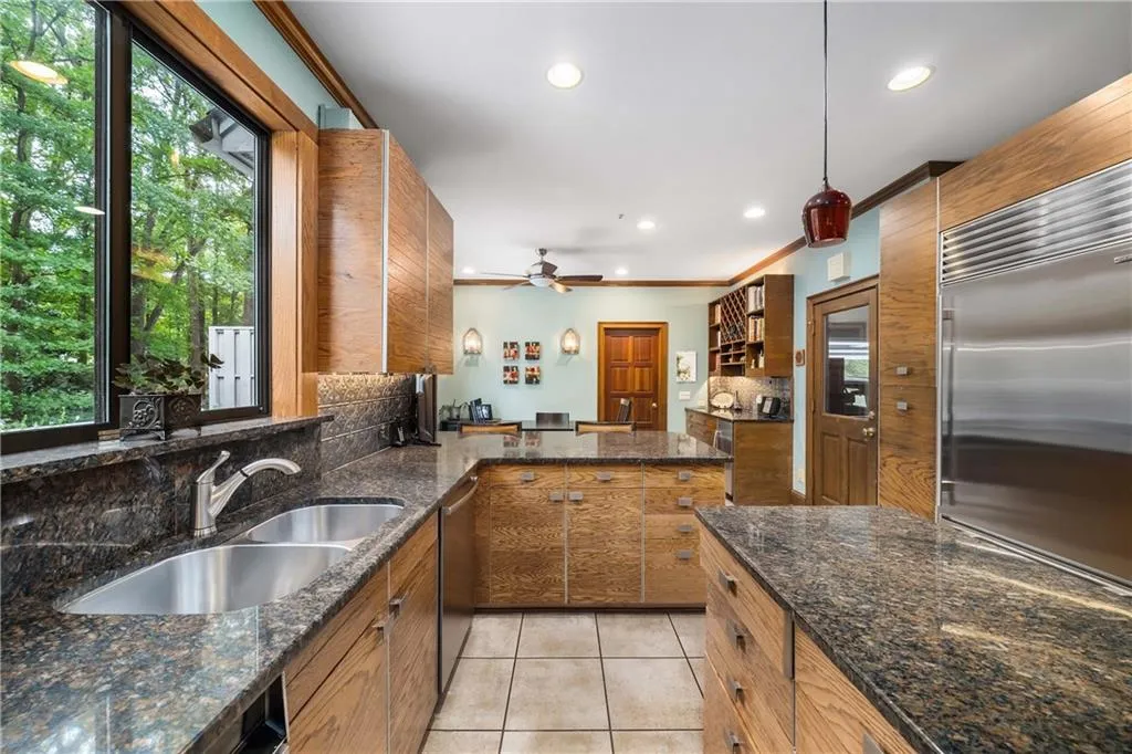 425 Overview Drive, Atlanta, Georgia 30327, 5 Bedrooms Bedrooms, ,4 BathroomsBathrooms,Residential,For Sale,425 Overview Drive,7658388