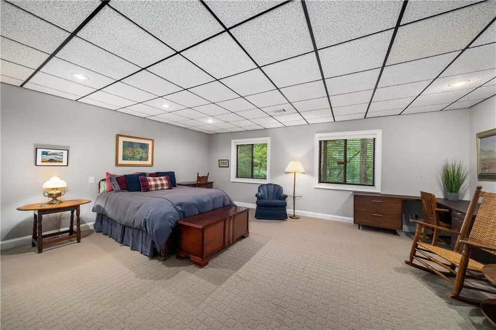 425 Overview Drive, Atlanta, Georgia 30327, 5 Bedrooms Bedrooms, ,4 BathroomsBathrooms,Residential,For Sale,425 Overview Drive,7658388