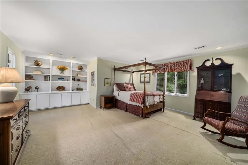 425 Overview Drive, Atlanta, Georgia 30327, 5 Bedrooms Bedrooms, ,4 BathroomsBathrooms,Residential,For Sale,425 Overview Drive,7658388