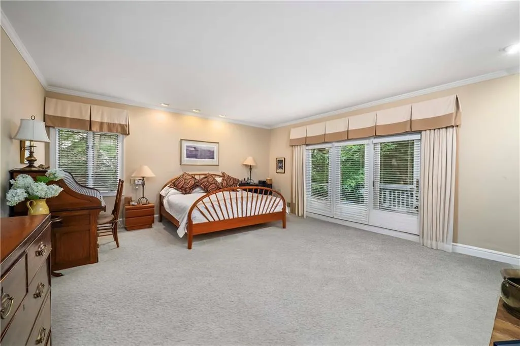 425 Overview Drive, Atlanta, Georgia 30327, 5 Bedrooms Bedrooms, ,4 BathroomsBathrooms,Residential,For Sale,425 Overview Drive,7658388