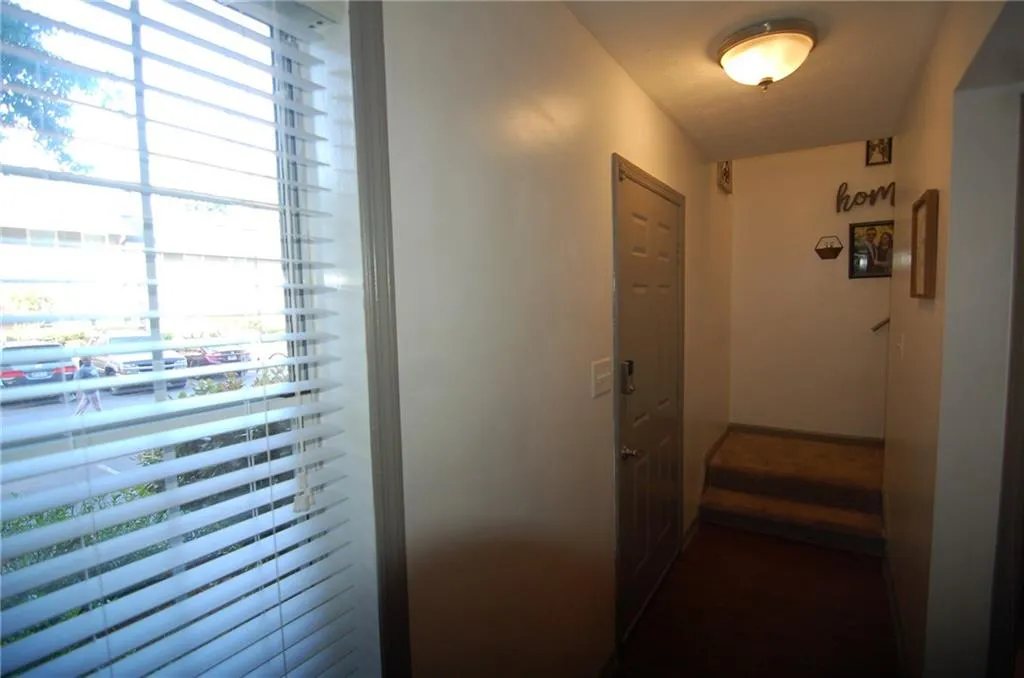 7750 Roswell Road Unit 6d, Sandy Springs, Georgia 30350, 3 Bedrooms Bedrooms, ,2 BathroomsBathrooms,Residential,Sold,7750 Roswell Road Unit 6d,6723105