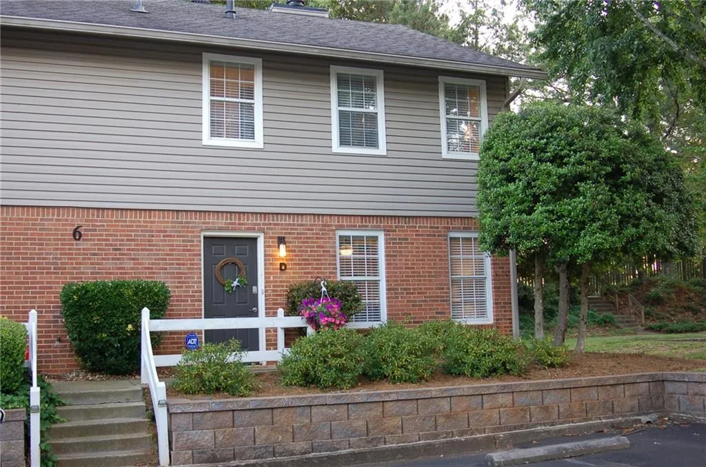 7750 Roswell Road Unit 6d, Sandy Springs, Georgia 30350, 3 Bedrooms Bedrooms, ,2 BathroomsBathrooms,Residential,Sold,7750 Roswell Road Unit 6d,6723105