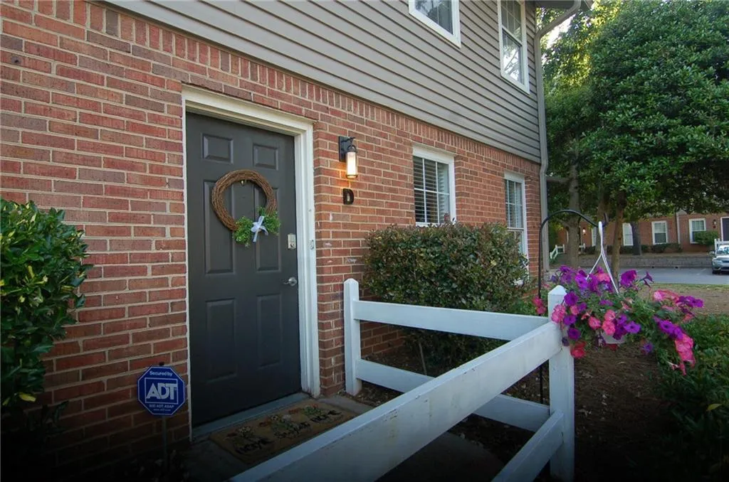 7750 Roswell Road Unit 6d, Sandy Springs, Georgia 30350, 3 Bedrooms Bedrooms, ,2 BathroomsBathrooms,Residential,Sold,7750 Roswell Road Unit 6d,6723105
