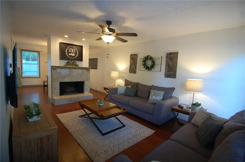 7750 Roswell Road Unit 6d, Sandy Springs, Georgia 30350, 3 Bedrooms Bedrooms, ,2 BathroomsBathrooms,Residential,Sold,7750 Roswell Road Unit 6d,6723105
