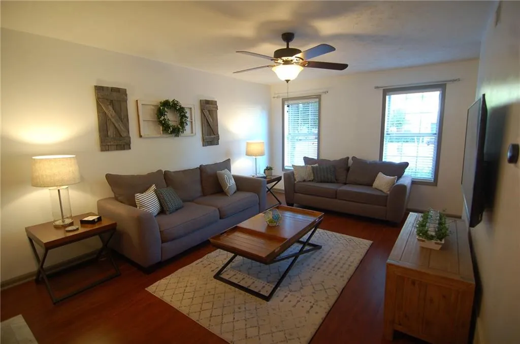 7750 Roswell Road Unit 6d, Sandy Springs, Georgia 30350, 3 Bedrooms Bedrooms, ,2 BathroomsBathrooms,Residential,Sold,7750 Roswell Road Unit 6d,6723105