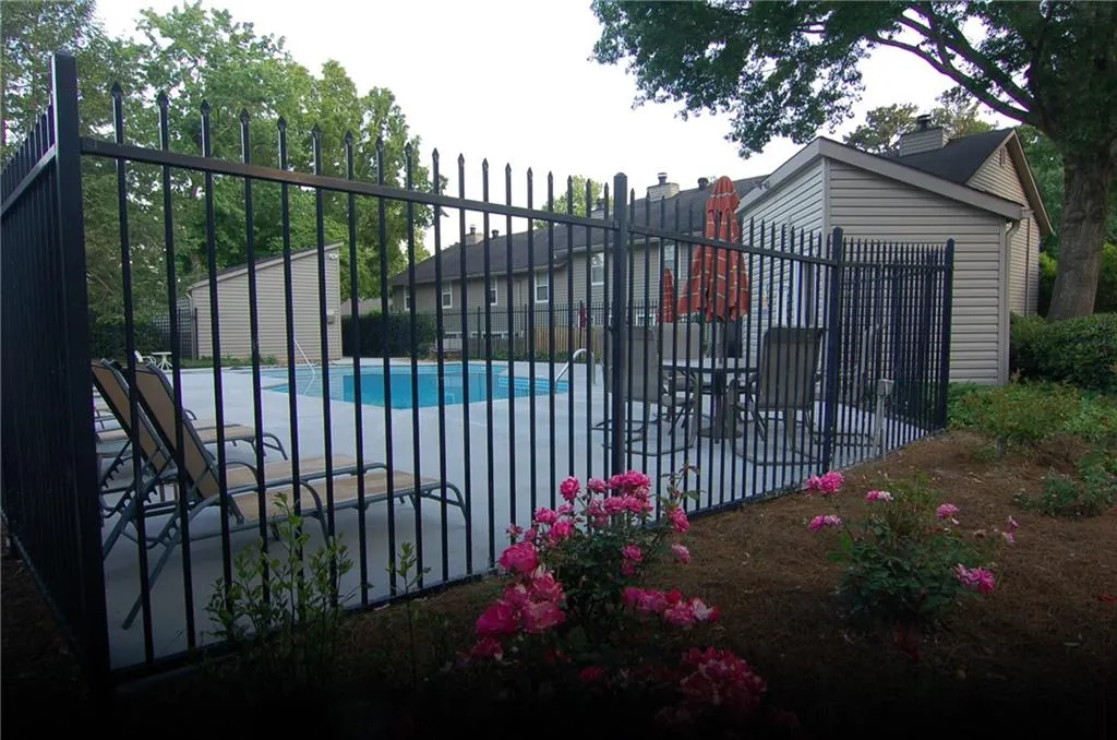 7750 Roswell Road Unit 6d, Sandy Springs, Georgia 30350, 3 Bedrooms Bedrooms, ,2 BathroomsBathrooms,Residential,Sold,7750 Roswell Road Unit 6d,6723105