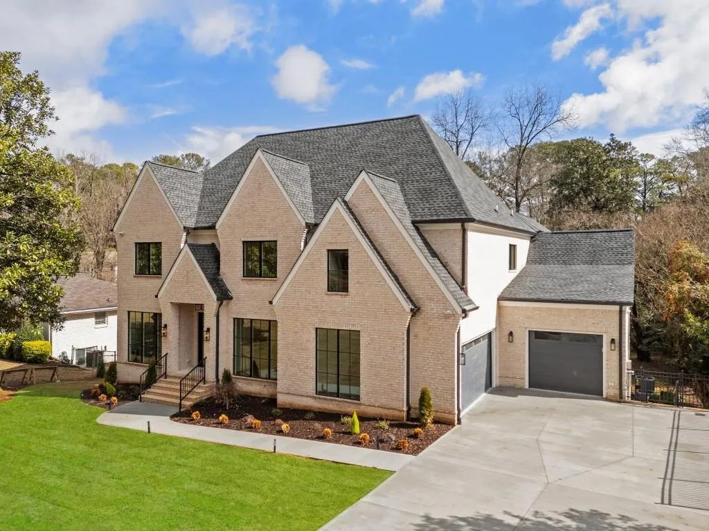 4895 Lansbury, Atlanta, Georgia 30342, 5 Bedrooms Bedrooms, ,4 BathroomsBathrooms,Residential,Sold,4895 Lansbury,7525253
