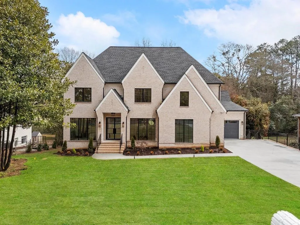 4895 Lansbury, Atlanta, Georgia 30342, 5 Bedrooms Bedrooms, ,4 BathroomsBathrooms,Residential,Sold,4895 Lansbury,7525253