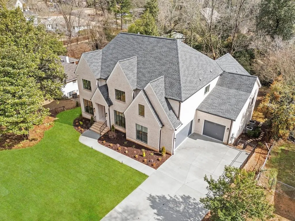 4895 Lansbury, Atlanta, Georgia 30342, 5 Bedrooms Bedrooms, ,4 BathroomsBathrooms,Residential,Sold,4895 Lansbury,7525253