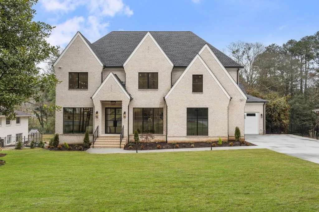 4895 Lansbury, Atlanta, Georgia 30342, 5 Bedrooms Bedrooms, ,4 BathroomsBathrooms,Residential,Sold,4895 Lansbury,7525253