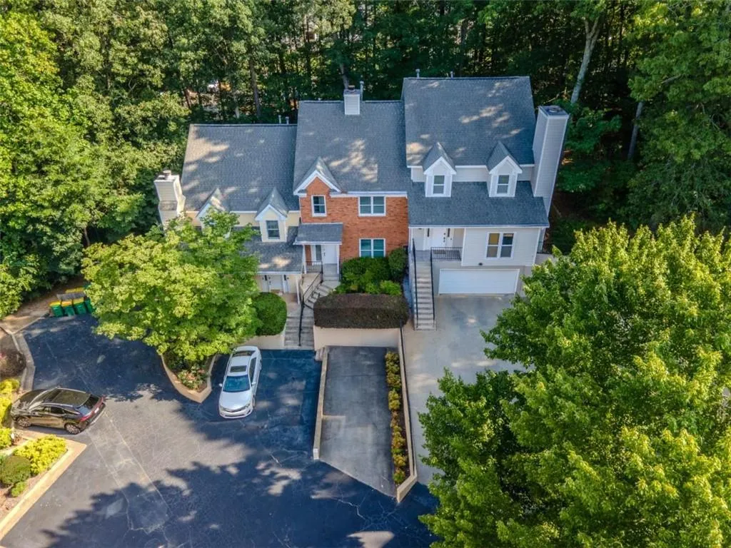 13 Forest Ridge Court, Sandy Springs, Georgia 30350, 2 Bedrooms Bedrooms, ,2 BathroomsBathrooms,Residential,For Sale,13 Forest Ridge Court,7621308