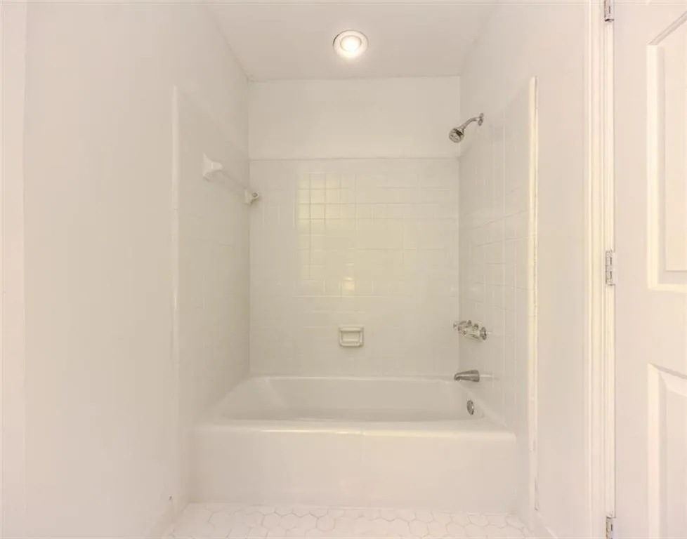 13 Forest Ridge Court, Sandy Springs, Georgia 30350, 2 Bedrooms Bedrooms, ,2 BathroomsBathrooms,Residential,For Sale,13 Forest Ridge Court,7621308
