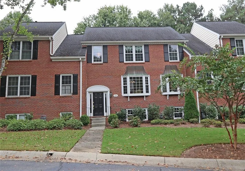 704 Dunwoody Chace, Sandy Springs, Georgia 30328, 4 Bedrooms Bedrooms, ,2 BathroomsBathrooms,Residential,Sold,704 Dunwoody Chace,6079962