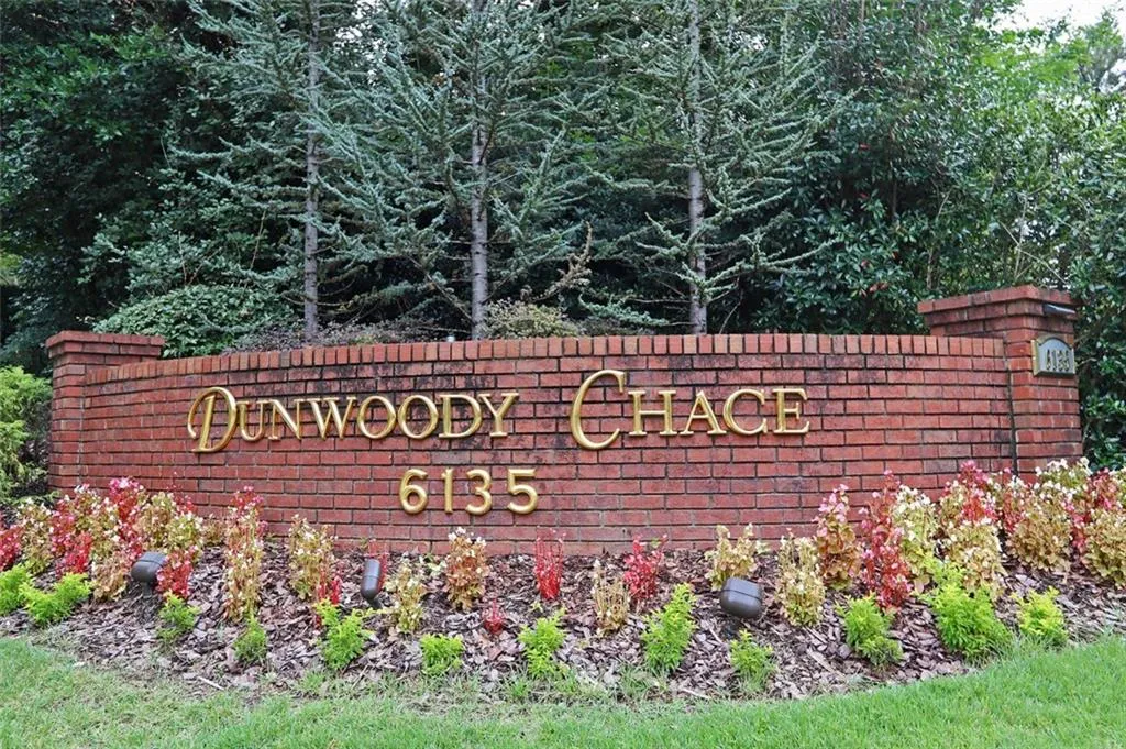 704 Dunwoody Chace, Sandy Springs, Georgia 30328, 4 Bedrooms Bedrooms, ,2 BathroomsBathrooms,Residential,Sold,704 Dunwoody Chace,6079962