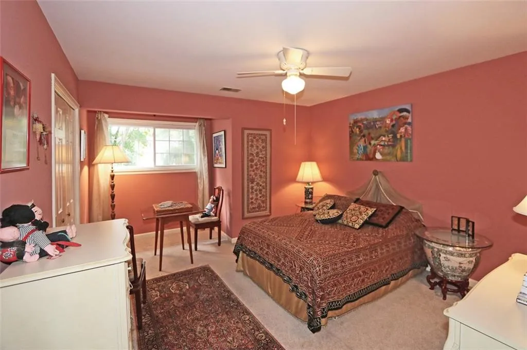 704 Dunwoody Chace, Sandy Springs, Georgia 30328, 4 Bedrooms Bedrooms, ,2 BathroomsBathrooms,Residential,Sold,704 Dunwoody Chace,6079962