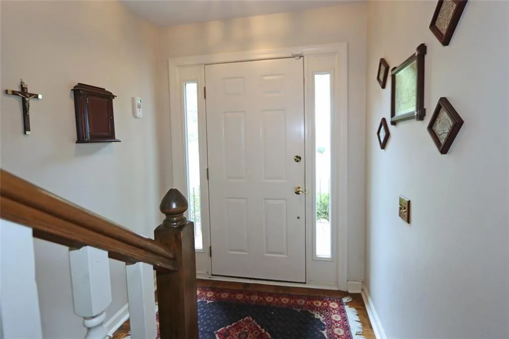 704 Dunwoody Chace, Sandy Springs, Georgia 30328, 4 Bedrooms Bedrooms, ,2 BathroomsBathrooms,Residential,Sold,704 Dunwoody Chace,6079962