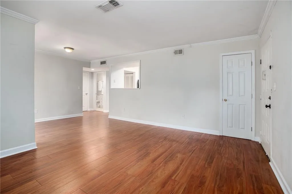 6001 Wingate Way, Sandy Springs, Georgia 30350, 1 Bedroom Bedrooms, ,1 BathroomBathrooms,Residential,Sold,6001 Wingate Way,7021722