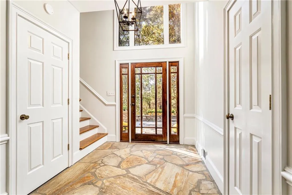 9600 Huntcliff Trace, Sandy Springs, Georgia 30350, 4 Bedrooms Bedrooms, ,3 BathroomsBathrooms,Residential,Sold,9600 Huntcliff Trace,6959310