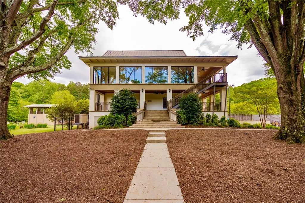 9600 Huntcliff Trace, Sandy Springs, Georgia 30350, 4 Bedrooms Bedrooms, ,3 BathroomsBathrooms,Residential,Sold,9600 Huntcliff Trace,6959310
