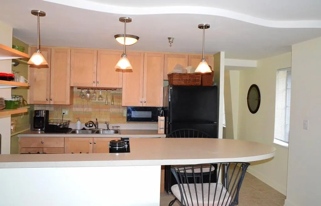 374 E Paces Ferry Road Ne Unit 204, Atlanta, Georgia 30305, 1 Bedroom Bedrooms, ,1 BathroomBathrooms,Residential,Sold,374 E Paces Ferry Road Ne Unit 204,5655065