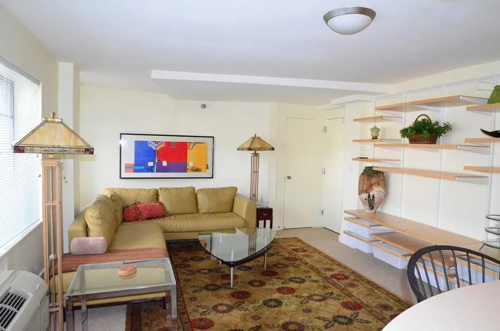 374 E Paces Ferry Road Ne Unit 204, Atlanta, Georgia 30305, 1 Bedroom Bedrooms, ,1 BathroomBathrooms,Residential,Sold,374 E Paces Ferry Road Ne Unit 204,5655065