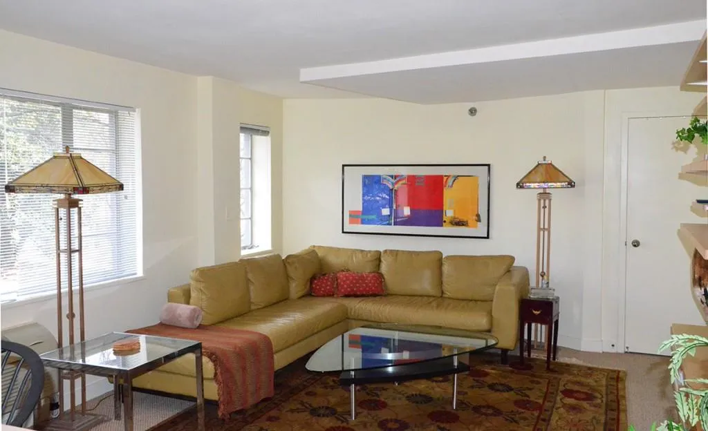374 E Paces Ferry Road Ne Unit 204, Atlanta, Georgia 30305, 1 Bedroom Bedrooms, ,1 BathroomBathrooms,Residential,Sold,374 E Paces Ferry Road Ne Unit 204,5655065
