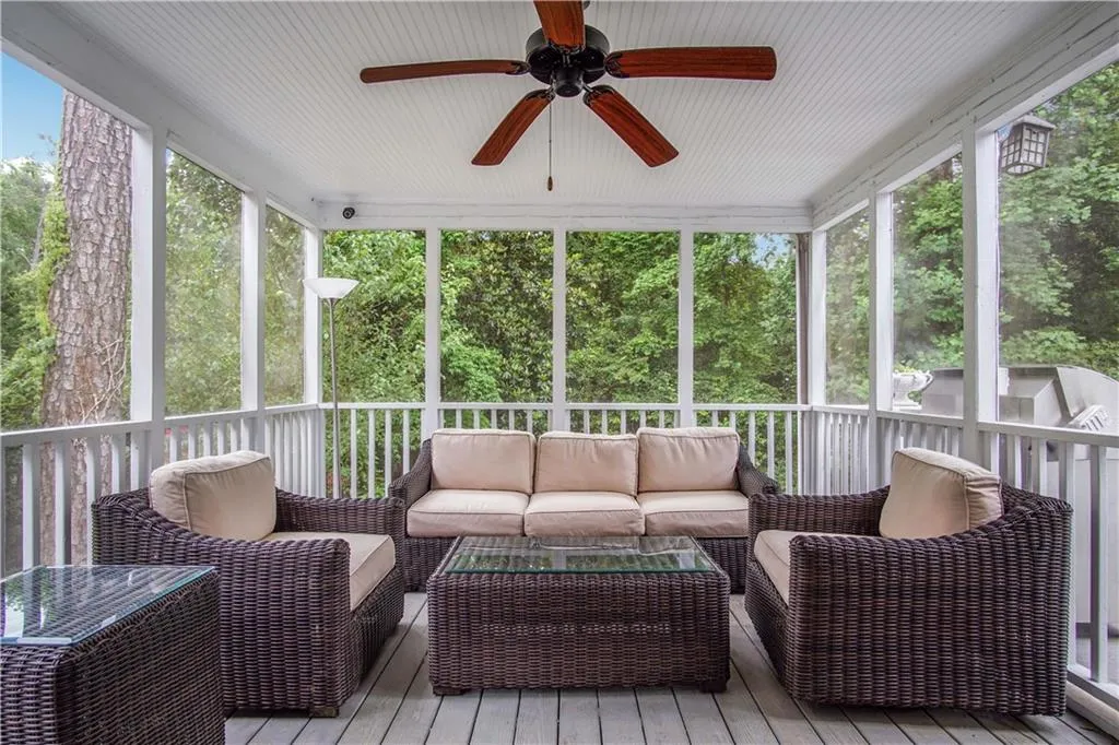 301 Windsor Parkway, Atlanta, Georgia 30342, 3 Bedrooms Bedrooms, ,2 BathroomsBathrooms,Residential,Sold,301 Windsor Parkway,6765769