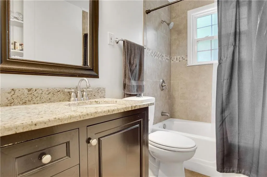 301 Windsor Parkway, Atlanta, Georgia 30342, 3 Bedrooms Bedrooms, ,2 BathroomsBathrooms,Residential,Sold,301 Windsor Parkway,6765769