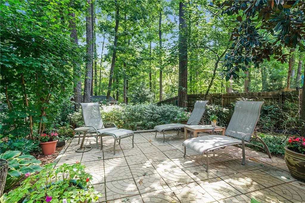 945 Roberts Landing Cove, Sandy Springs, Georgia 30350, 4 Bedrooms Bedrooms, ,3 BathroomsBathrooms,Residential,Sold,945 Roberts Landing Cove,6853612