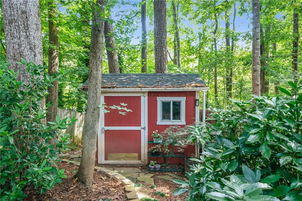 945 Roberts Landing Cove, Sandy Springs, Georgia 30350, 4 Bedrooms Bedrooms, ,3 BathroomsBathrooms,Residential,Sold,945 Roberts Landing Cove,6853612