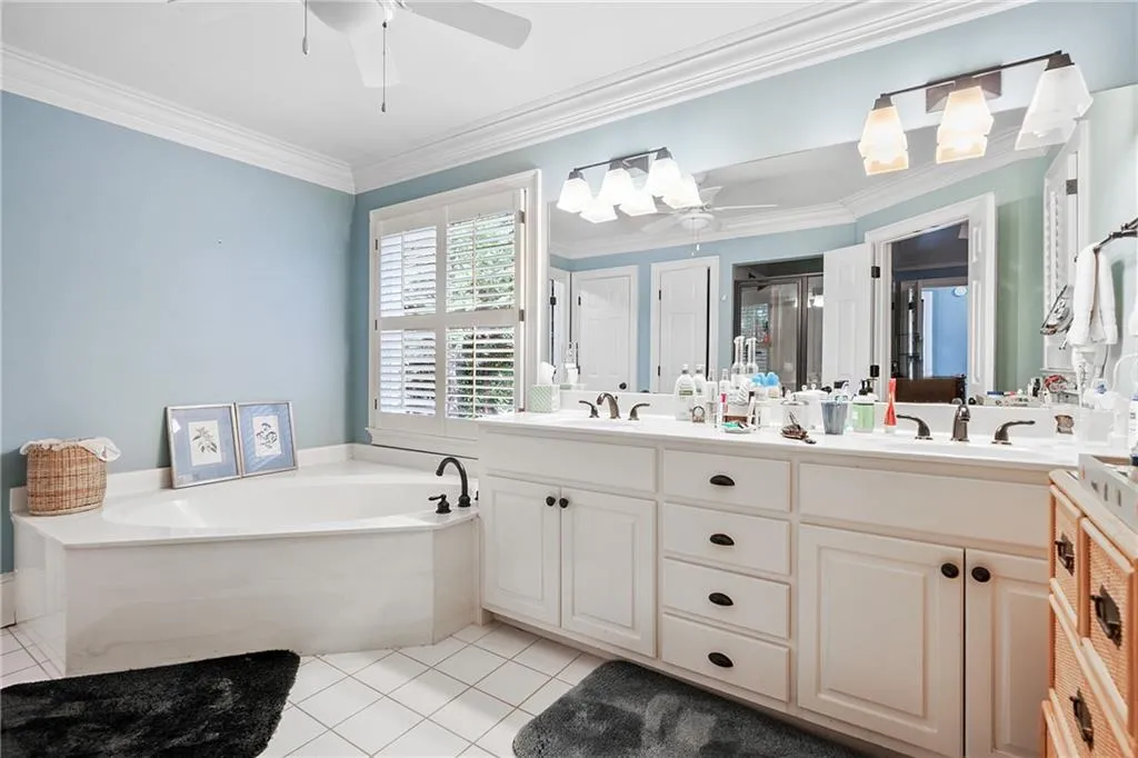 945 Roberts Landing Cove, Sandy Springs, Georgia 30350, 4 Bedrooms Bedrooms, ,3 BathroomsBathrooms,Residential,Sold,945 Roberts Landing Cove,6853612