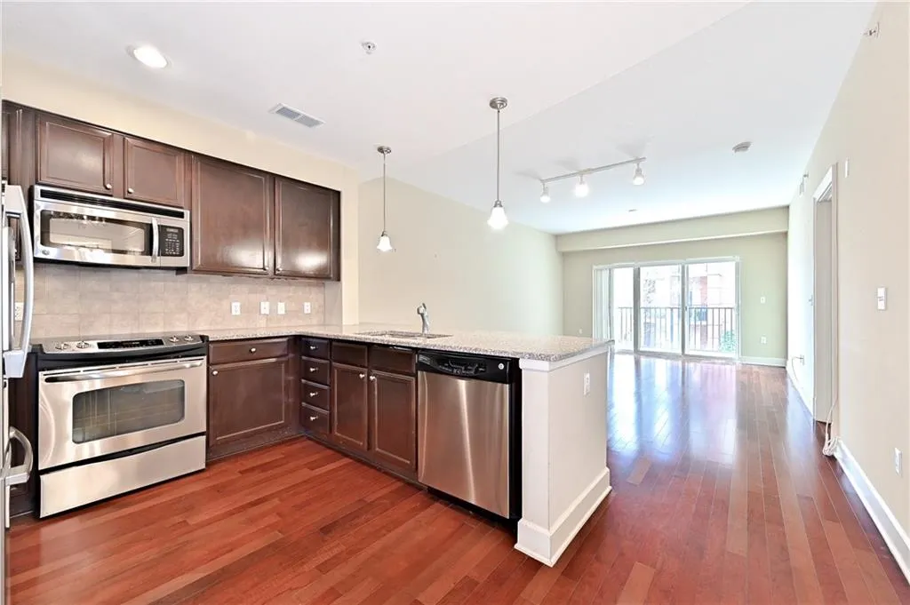 200 River Vista Drive Unit 227, Atlanta, Georgia 30339, 1 Bedroom Bedrooms, ,1 BathroomBathrooms,Residential,Sold,200 River Vista Drive Unit 227,6698144