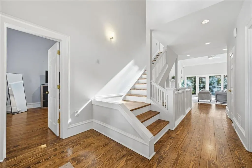 31 Greenland Trace, Atlanta, Georgia 30342, 4 Bedrooms Bedrooms, ,4 BathroomsBathrooms,Residential,For Sale,31 Greenland Trace,7719829