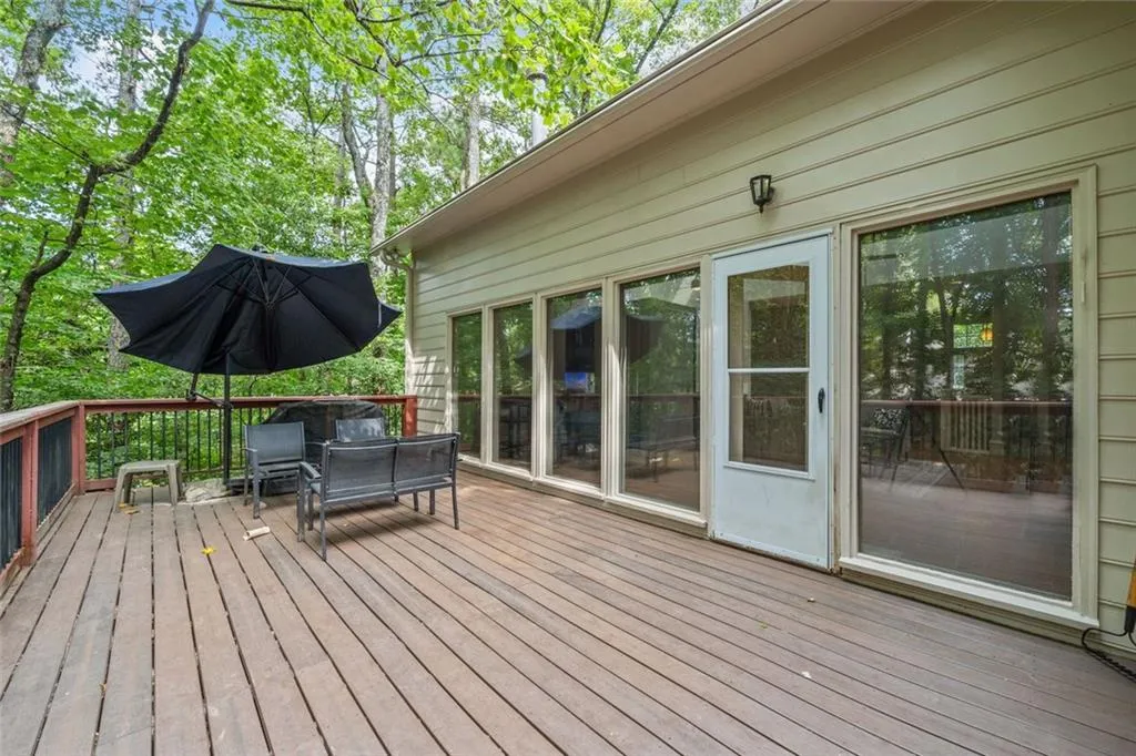 31 Greenland Trace, Atlanta, Georgia 30342, 4 Bedrooms Bedrooms, ,4 BathroomsBathrooms,Residential,For Sale,31 Greenland Trace,7719829