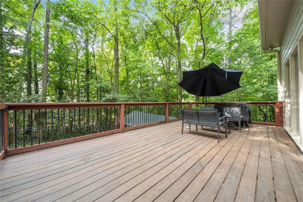 31 Greenland Trace, Atlanta, Georgia 30342, 4 Bedrooms Bedrooms, ,4 BathroomsBathrooms,Residential,For Sale,31 Greenland Trace,7719829