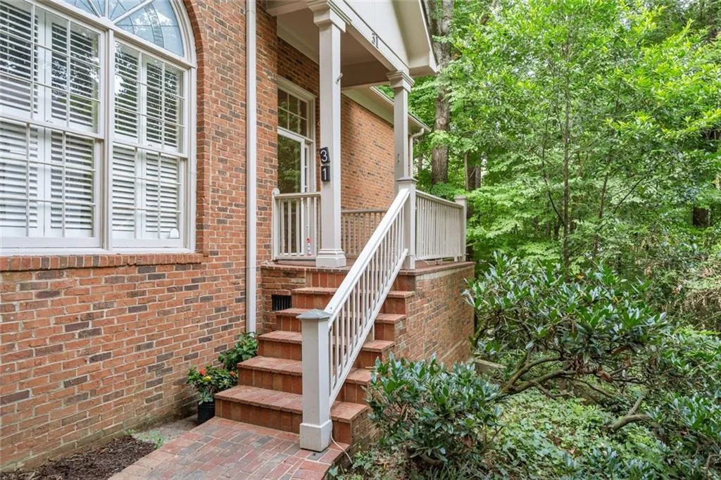 31 Greenland Trace, Atlanta, Georgia 30342, 4 Bedrooms Bedrooms, ,4 BathroomsBathrooms,Residential,For Sale,31 Greenland Trace,7719829