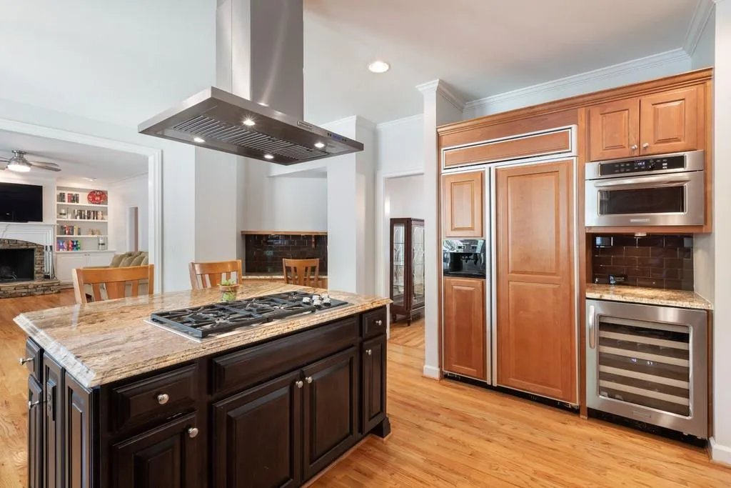1120 Whitehall Pointe, Sandy Springs, Georgia 30338, 5 Bedrooms Bedrooms, ,4 BathroomsBathrooms,Residential,Sold,1120 Whitehall Pointe,6785133