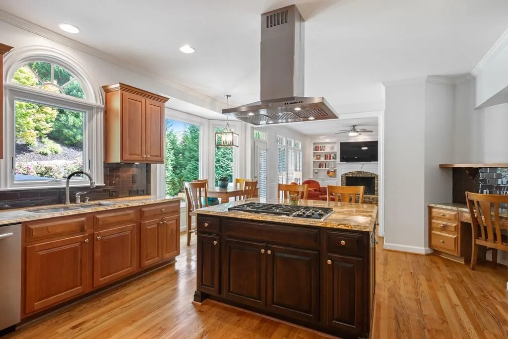 1120 Whitehall Pointe, Sandy Springs, Georgia 30338, 5 Bedrooms Bedrooms, ,4 BathroomsBathrooms,Residential,Sold,1120 Whitehall Pointe,6785133