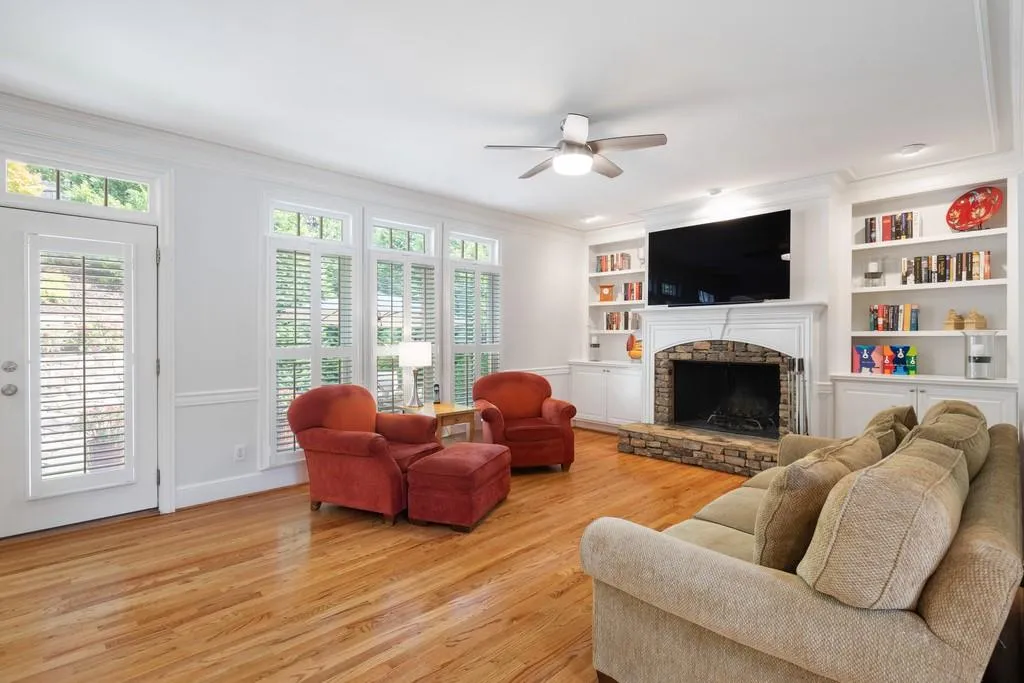 1120 Whitehall Pointe, Sandy Springs, Georgia 30338, 5 Bedrooms Bedrooms, ,4 BathroomsBathrooms,Residential,Sold,1120 Whitehall Pointe,6785133