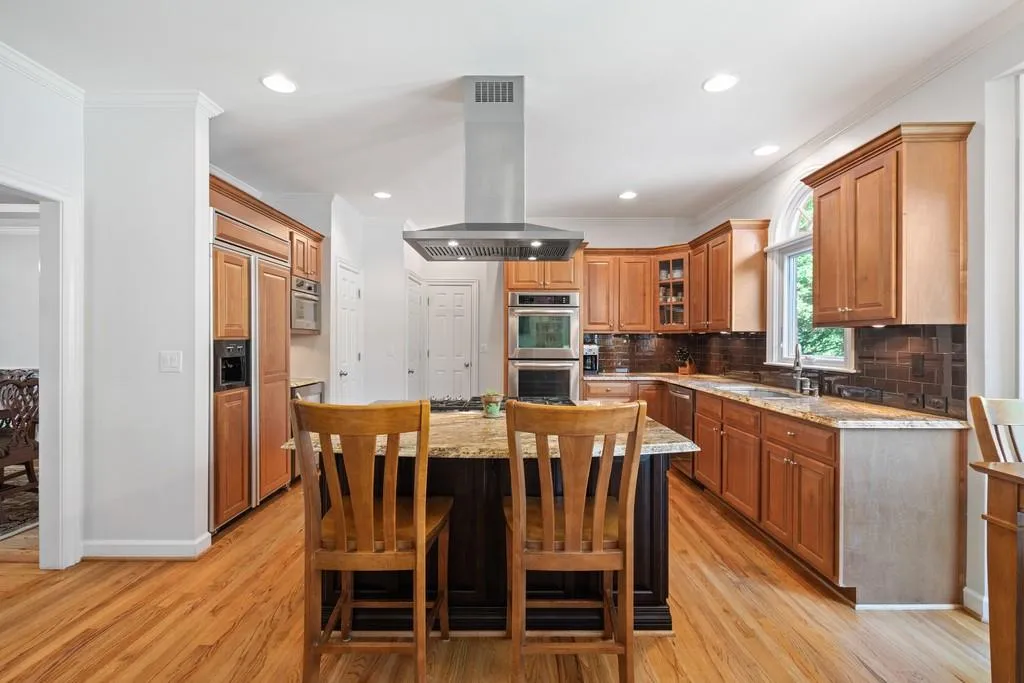 1120 Whitehall Pointe, Sandy Springs, Georgia 30338, 5 Bedrooms Bedrooms, ,4 BathroomsBathrooms,Residential,Sold,1120 Whitehall Pointe,6785133