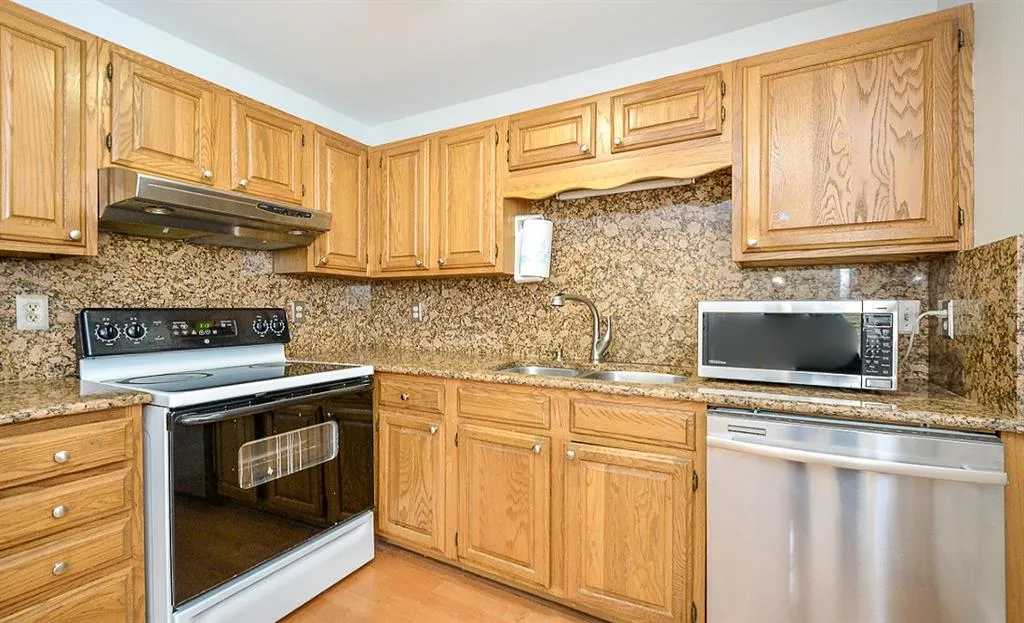 9110 Carroll Manor Drive, Sandy Springs, Georgia 30350, 2 Bedrooms Bedrooms, ,2 BathroomsBathrooms,Residential,Sold,9110 Carroll Manor Drive,6120098