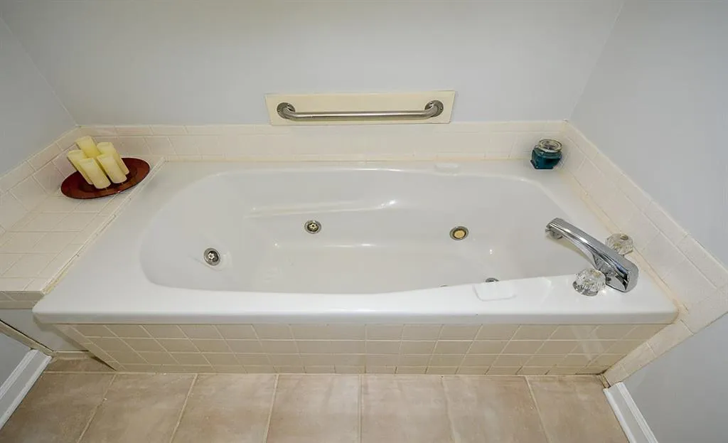 9110 Carroll Manor Drive, Sandy Springs, Georgia 30350, 2 Bedrooms Bedrooms, ,2 BathroomsBathrooms,Residential,Sold,9110 Carroll Manor Drive,6120098