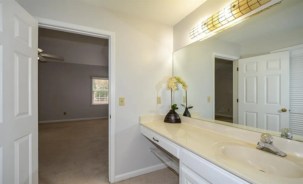 9110 Carroll Manor Drive, Sandy Springs, Georgia 30350, 2 Bedrooms Bedrooms, ,2 BathroomsBathrooms,Residential,Sold,9110 Carroll Manor Drive,6120098