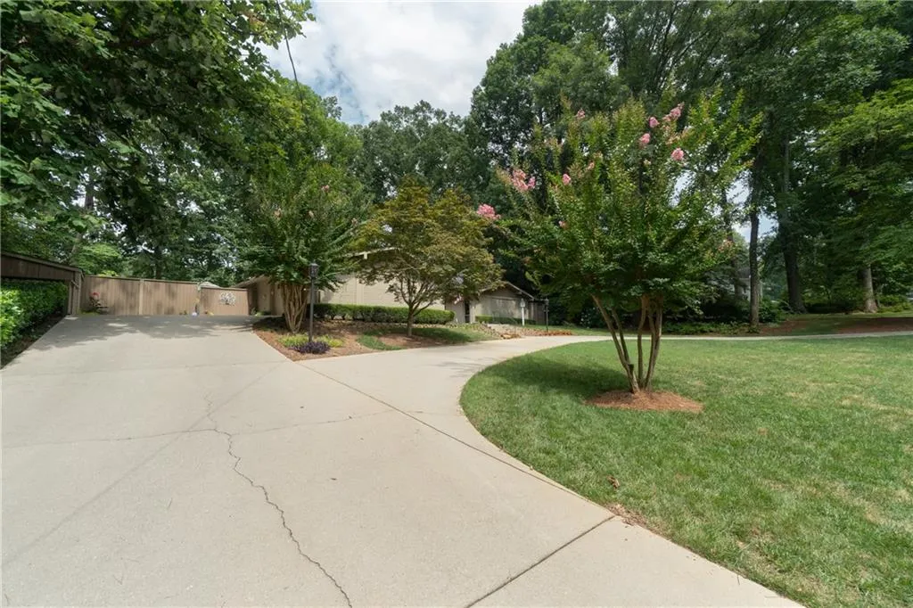 3623 Sunderland Court Ne, Brookhaven, Georgia 30319, 4 Bedrooms Bedrooms, ,2 BathroomsBathrooms,Residential,For Sale,3623 Sunderland Court Ne,7613166